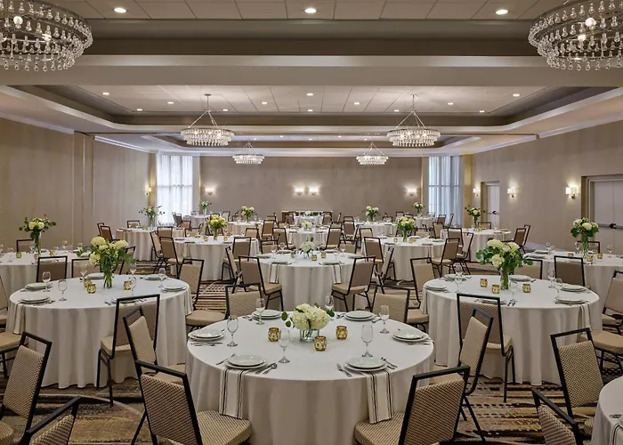 Hotel Delta By Marriott Chicago 4*