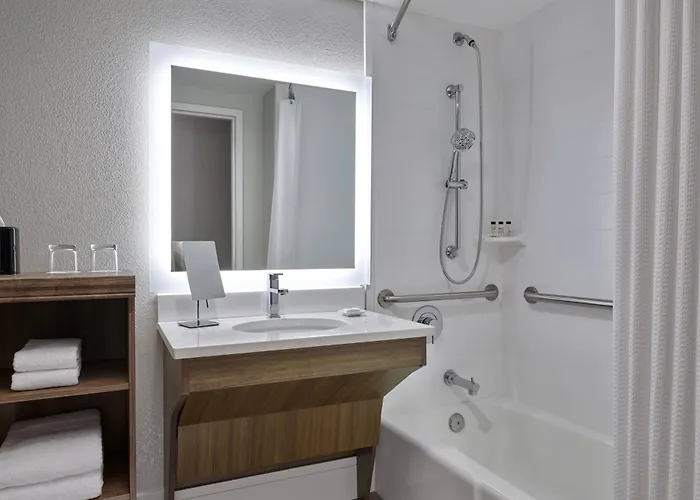 Delta By Marriott Chicago Hotel